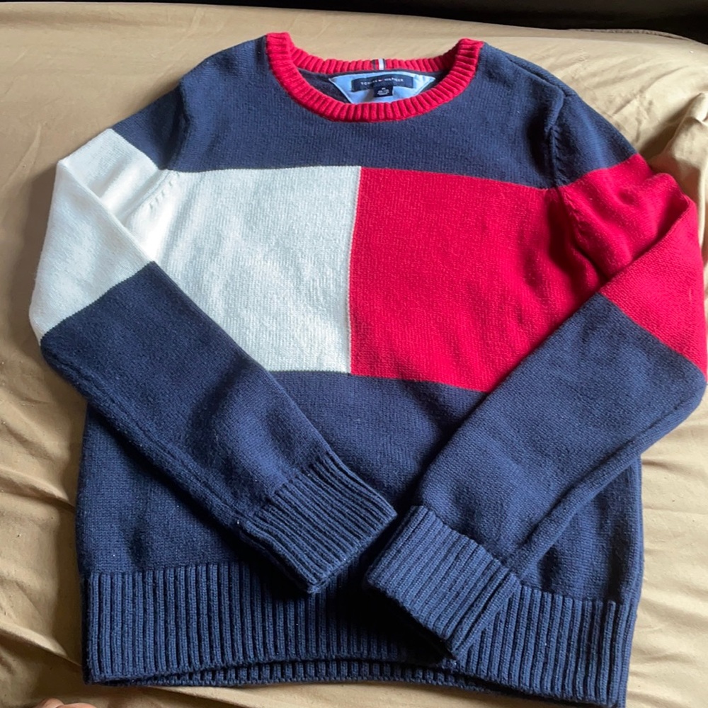 Boys sweater.